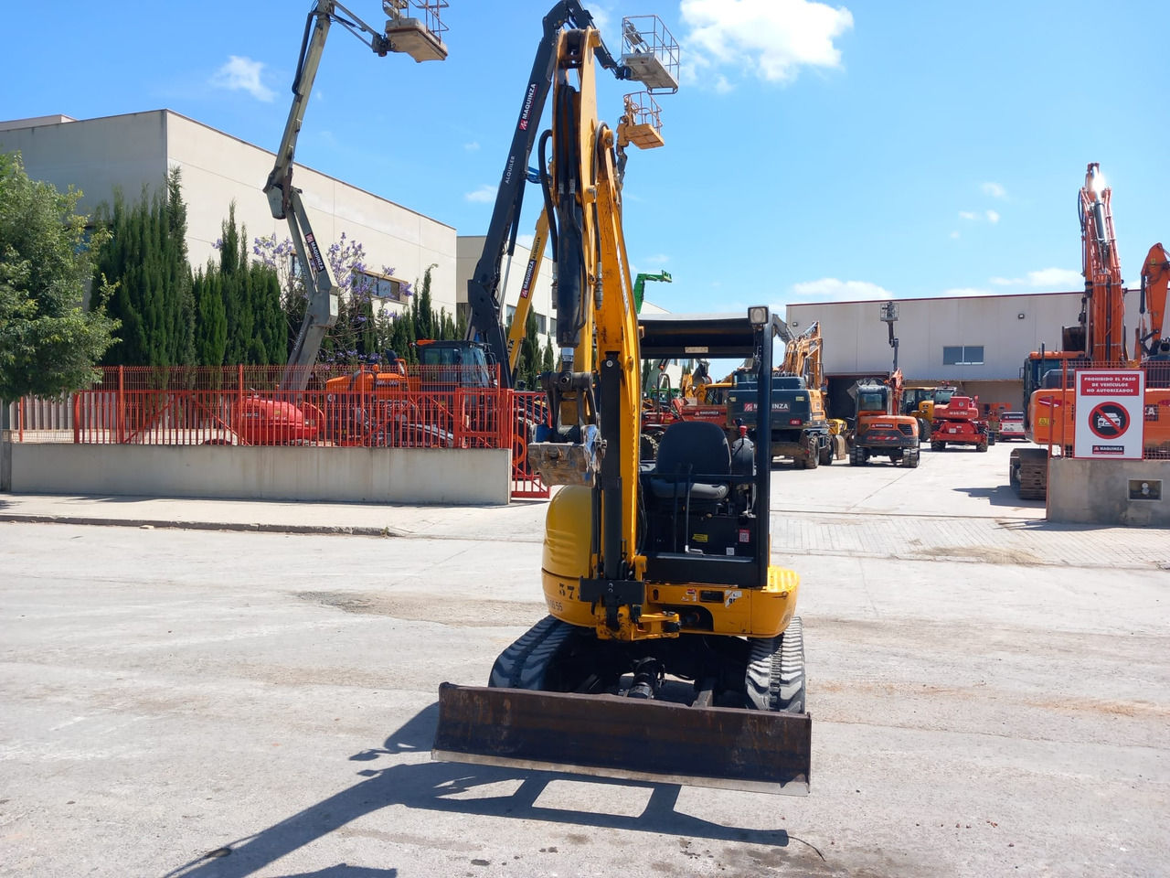 JCB 8030ZTS - Mini bager: slika JCB 8030ZTS - Mini bager JCB 8030ZTS - Mini bager: slika JCB 8030ZTS - Mini bager