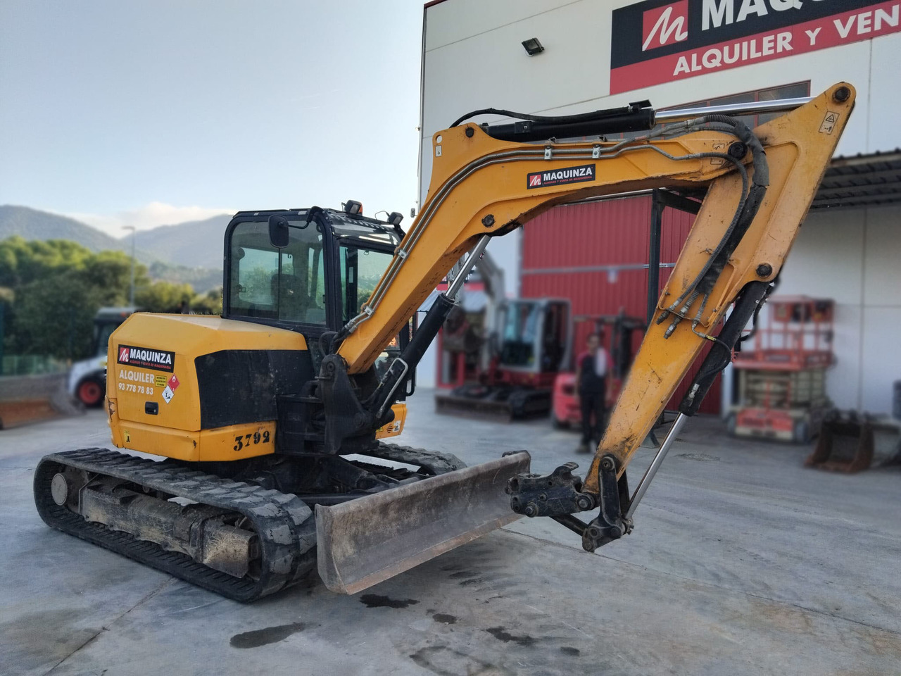 Mini bager JCB 85Z: slika Mini bager JCB 85Z