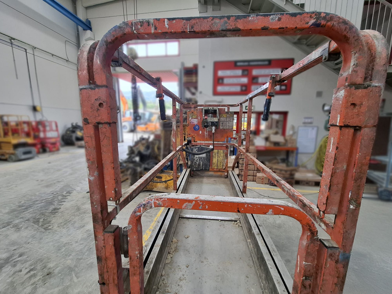 JLG 1930ES - Škarasta podizna platforma: slika JLG 1930ES - Škarasta podizna platforma JLG 1930ES - Škarasta podizna platforma: slika JLG 1930ES - Škarasta podizna platforma