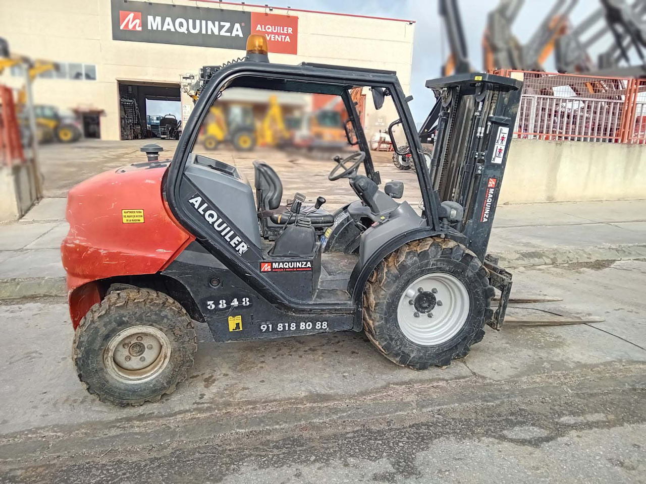 MANITOU MC18.4 D - Diesel viličar: slika MANITOU MC18.4 D - Diesel viličar MANITOU MC18.4 D - Diesel viličar: slika MANITOU MC18.4 D - Diesel viličar