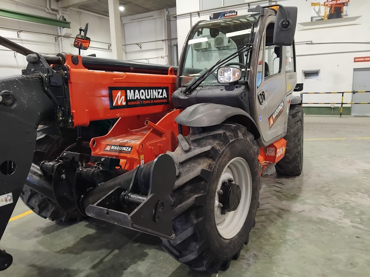 MANITOU MT1335 EASY - Teleskopski rukovatelj: slika MANITOU MT1335 EASY - Teleskopski rukovatelj MANITOU MT1335 EASY - Teleskopski rukovatelj: slika MANITOU MT1335 EASY - Teleskopski rukovatelj