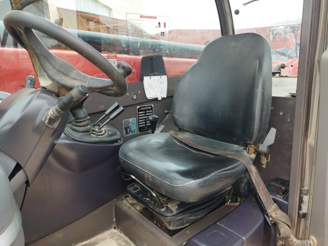 Teleskopski rukovatelj MANITOU MT1335 EASY: slika Teleskopski rukovatelj MANITOU MT1335 EASY