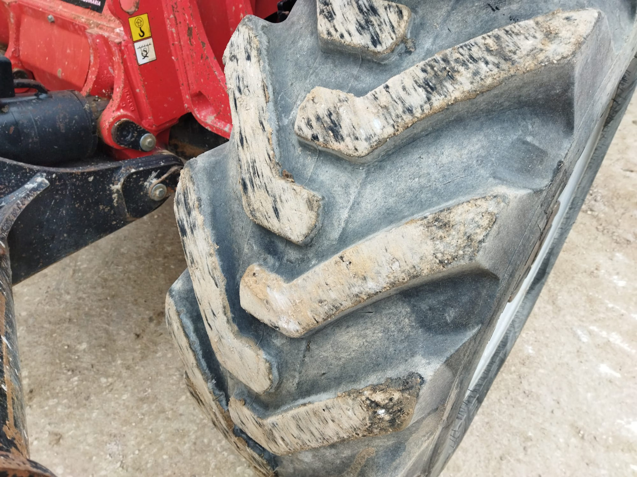 Teleskopski rukovatelj MANITOU MT1335 EASY: slika Teleskopski rukovatelj MANITOU MT1335 EASY