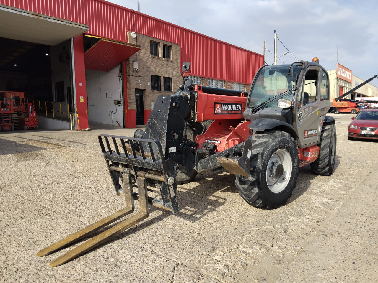 MANITOU MT1335 EASY - Teleskopski rukovatelj: slika MANITOU MT1335 EASY - Teleskopski rukovatelj MANITOU MT1335 EASY - Teleskopski rukovatelj: slika MANITOU MT1335 EASY - Teleskopski rukovatelj