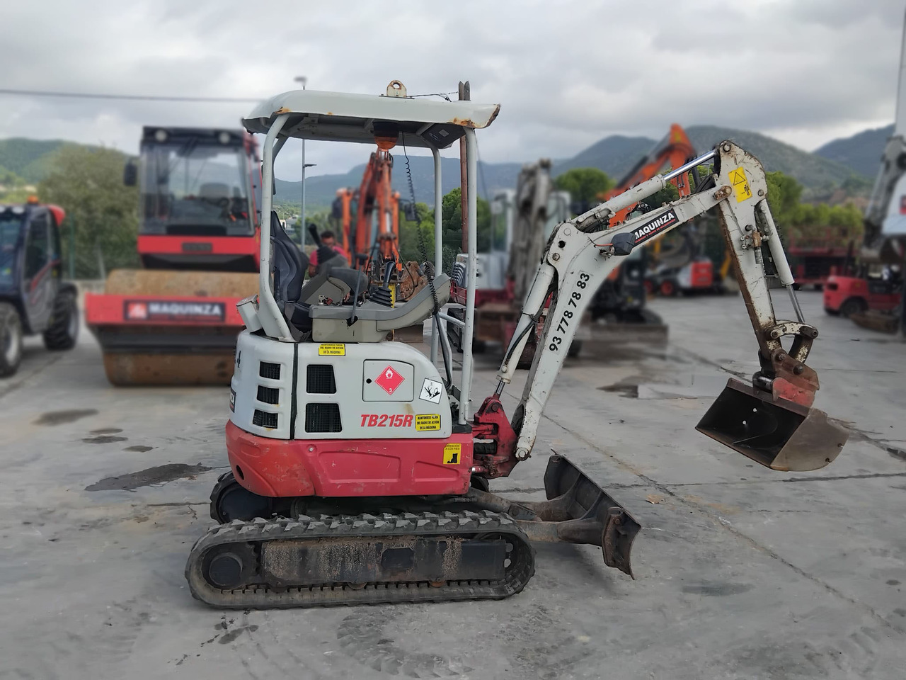 TAKEUCHI TB215R EASY - Mini bager: slika TAKEUCHI TB215R EASY - Mini bager TAKEUCHI TB215R EASY - Mini bager: slika TAKEUCHI TB215R EASY - Mini bager