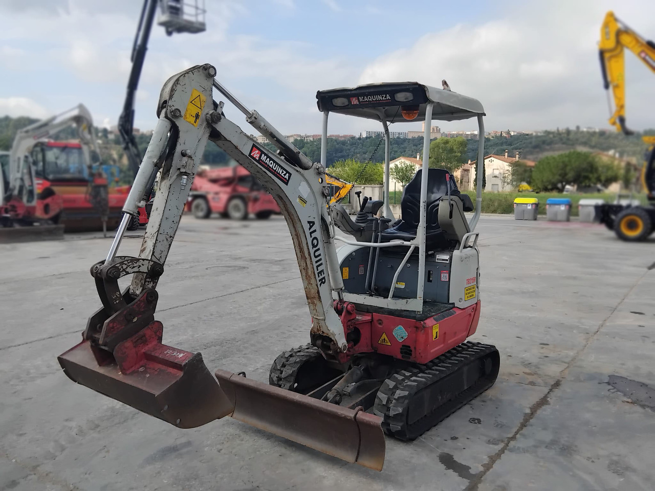 TAKEUCHI TB215R EASY - Mini bager: slika TAKEUCHI TB215R EASY - Mini bager TAKEUCHI TB215R EASY - Mini bager: slika TAKEUCHI TB215R EASY - Mini bager