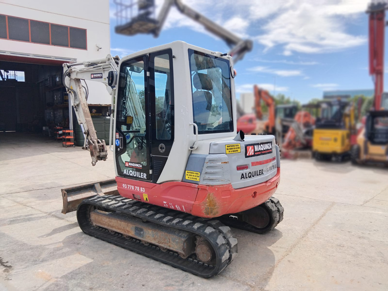 TAKEUCHI TB250 - Mini bager: slika TAKEUCHI TB250 - Mini bager TAKEUCHI TB250 - Mini bager: slika TAKEUCHI TB250 - Mini bager