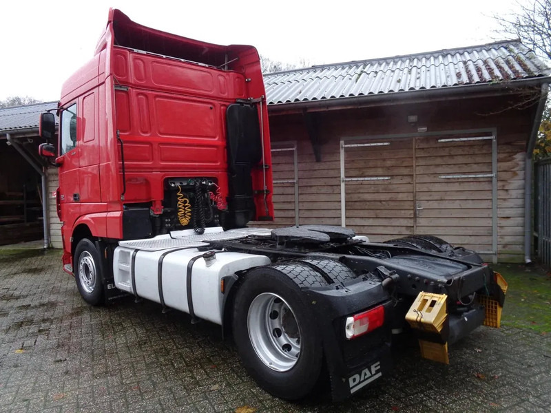 DAF XF 106 106-460 / Euro 6 ADR /Intarder / 2 tanks / Standairco - Tegljač: slika DAF XF 106 106-460 / Euro 6 ADR /Intarder / 2 tanks / Standairco - Tegljač DAF XF 106 106-460 / Euro 6 ADR /Intarder / 2 tanks / Standairco - Tegljač: slika DAF XF 106 106-460 / Euro 6 ADR /Intarder / 2 tanks / Standairco - Tegljač