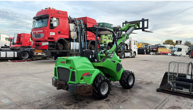 Avant 745 TDL (BELGIAN MACHINE / TOP CONDITION / 4X4 OPTIDRIVE / INCL ATTACHMENTS) - Kompaktni utovarivač gusjeničar: slika Avant 745 TDL (BELGIAN MACHINE / TOP CONDITION / 4X4 OPTIDRIVE / INCL ATTACHMENTS) - Kompaktni utovarivač gusjeničar Avant 745 TDL (BELGIAN MACHINE / TOP CONDITION / 4X4 OPTIDRIVE / INCL ATTACHMENTS) - Kompaktni utovarivač gusjeničar: slika Avant 745 TDL (BELGIAN MACHINE / TOP CONDITION / 4X4 OPTIDRIVE / INCL ATTACHMENTS) - Kompaktni utovarivač gusjeničar