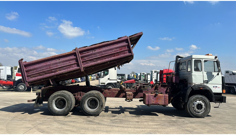 Iveco MAGIRUS 260 - 34 (LIVRAISON GRATUITE AU PORT D'ANVERS / POMPE MANUELLE) - Kiper: slika Iveco MAGIRUS 260 - 34 (LIVRAISON GRATUITE AU PORT D'ANVERS / POMPE MANUELLE) - Kiper Iveco MAGIRUS 260 - 34 (LIVRAISON GRATUITE AU PORT D'ANVERS / POMPE MANUELLE) - Kiper: slika Iveco MAGIRUS 260 - 34 (LIVRAISON GRATUITE AU PORT D'ANVERS / POMPE MANUELLE) - Kiper