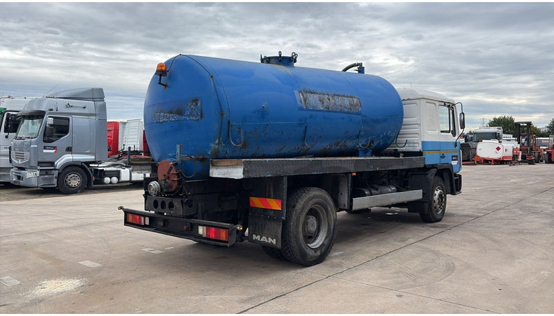 MAN 18.232 (MANUAL PUMP / POMPE MANUELLE / 11.000L) - Vakum kamion: slika MAN 18.232 (MANUAL PUMP / POMPE MANUELLE / 11.000L) - Vakum kamion MAN 18.232 (MANUAL PUMP / POMPE MANUELLE / 11.000L) - Vakum kamion: slika MAN 18.232 (MANUAL PUMP / POMPE MANUELLE / 11.000L) - Vakum kamion