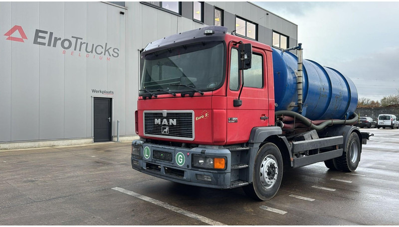 MAN 18.264 F2000 (11000L / EURO 2 / MANUAL GEARBOX / 6 CYLINDER) - Vakum kamion: slika MAN 18.264 F2000 (11000L / EURO 2 / MANUAL GEARBOX / 6 CYLINDER) - Vakum kamion MAN 18.264 F2000 (11000L / EURO 2 / MANUAL GEARBOX / 6 CYLINDER) - Vakum kamion: slika MAN 18.264 F2000 (11000L / EURO 2 / MANUAL GEARBOX / 6 CYLINDER) - Vakum kamion