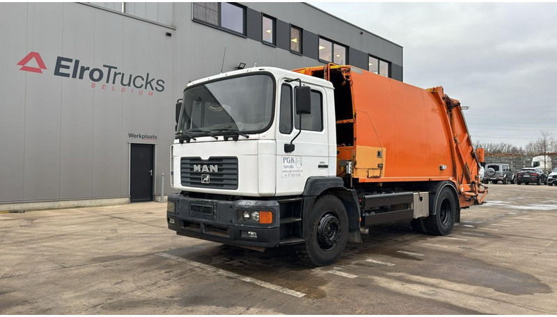 MAN 18.285 (GARBAGE TRUCK / TOP CONDITION / 6 CYLINDER / MANUAL GEARBOX) - Kamion za odvoz smeća: slika MAN 18.285 (GARBAGE TRUCK / TOP CONDITION / 6 CYLINDER / MANUAL GEARBOX) - Kamion za odvoz smeća MAN 18.285 (GARBAGE TRUCK / TOP CONDITION / 6 CYLINDER / MANUAL GEARBOX) - Kamion za odvoz smeća: slika MAN 18.285 (GARBAGE TRUCK / TOP CONDITION / 6 CYLINDER / MANUAL GEARBOX) - Kamion za odvoz smeća
