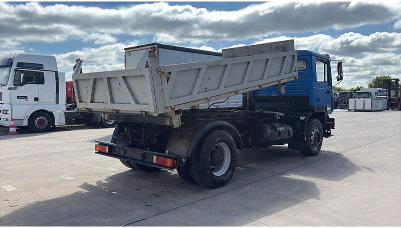 MAN 19.322 (MANUAL PUMP / STEEL SUSP. / LAMES / POMPE MANUELLE / BIG AXLE / GRAND PONT) - Kiper: slika MAN 19.322 (MANUAL PUMP / STEEL SUSP. / LAMES / POMPE MANUELLE / BIG AXLE / GRAND PONT) - Kiper MAN 19.322 (MANUAL PUMP / STEEL SUSP. / LAMES / POMPE MANUELLE / BIG AXLE / GRAND PONT) - Kiper: slika MAN 19.322 (MANUAL PUMP / STEEL SUSP. / LAMES / POMPE MANUELLE / BIG AXLE / GRAND PONT) - Kiper
