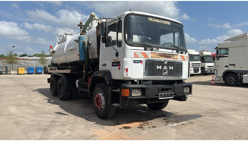 MAN 25.292 (16.000 L VACUUM / 10 TYRES / 6X2 / FULL STEEL SUSP. / MANUAL PUMP / 6 CYLINDER) - Vakum kamion: slika MAN 25.292 (16.000 L VACUUM / 10 TYRES / 6X2 / FULL STEEL SUSP. / MANUAL PUMP / 6 CYLINDER) - Vakum kamion MAN 25.292 (16.000 L VACUUM / 10 TYRES / 6X2 / FULL STEEL SUSP. / MANUAL PUMP / 6 CYLINDER) - Vakum kamion: slika MAN 25.292 (16.000 L VACUUM / 10 TYRES / 6X2 / FULL STEEL SUSP. / MANUAL PUMP / 6 CYLINDER) - Vakum kamion