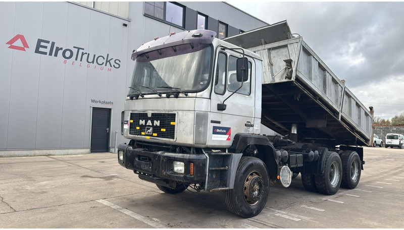 MAN 26.372 (MANUAL PUMP / POMPE MANUELLE / LAMES / GRAND PONT / STEEL SUSP. / 6 CYLINDER) - Kiper: slika MAN 26.372 (MANUAL PUMP / POMPE MANUELLE / LAMES / GRAND PONT / STEEL SUSP. / 6 CYLINDER) - Kiper MAN 26.372 (MANUAL PUMP / POMPE MANUELLE / LAMES / GRAND PONT / STEEL SUSP. / 6 CYLINDER) - Kiper: slika MAN 26.372 (MANUAL PUMP / POMPE MANUELLE / LAMES / GRAND PONT / STEEL SUSP. / 6 CYLINDER) - Kiper