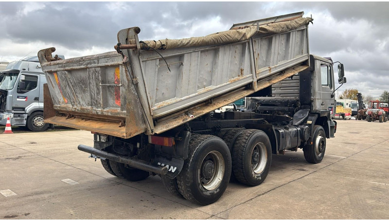 MAN 26.372 (MANUAL PUMP / POMPE MANUELLE / LAMES / GRAND PONT / STEEL SUSP. / 6 CYLINDER) - Kiper: slika MAN 26.372 (MANUAL PUMP / POMPE MANUELLE / LAMES / GRAND PONT / STEEL SUSP. / 6 CYLINDER) - Kiper MAN 26.372 (MANUAL PUMP / POMPE MANUELLE / LAMES / GRAND PONT / STEEL SUSP. / 6 CYLINDER) - Kiper: slika MAN 26.372 (MANUAL PUMP / POMPE MANUELLE / LAMES / GRAND PONT / STEEL SUSP. / 6 CYLINDER) - Kiper