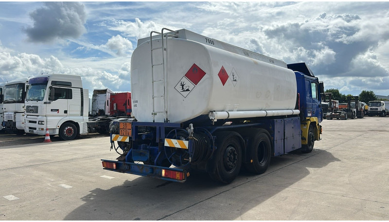 MAN 26.402 (18.000 L / 6X2 / 6 CYLINDER / FRONT STEEL / 3 COMPARTIMENTS) - Kamion cisterna: slika MAN 26.402 (18.000 L / 6X2 / 6 CYLINDER / FRONT STEEL / 3 COMPARTIMENTS) - Kamion cisterna MAN 26.402 (18.000 L / 6X2 / 6 CYLINDER / FRONT STEEL / 3 COMPARTIMENTS) - Kamion cisterna: slika MAN 26.402 (18.000 L / 6X2 / 6 CYLINDER / FRONT STEEL / 3 COMPARTIMENTS) - Kamion cisterna