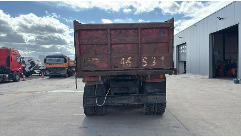 MAN 35.372 (MANUAL PUMP / 6 CYLINDER / BIG AXLE / STEEL SUSP.) - Kiper: slika MAN 35.372 (MANUAL PUMP / 6 CYLINDER / BIG AXLE / STEEL SUSP.) - Kiper MAN 35.372 (MANUAL PUMP / 6 CYLINDER / BIG AXLE / STEEL SUSP.) - Kiper: slika MAN 35.372 (MANUAL PUMP / 6 CYLINDER / BIG AXLE / STEEL SUSP.) - Kiper