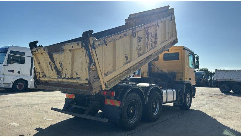 Mercedes-Benz Actros 2641 (EPS / PARFAIT ETAT / LAMES / GRAND PONT / 6X4 / MP2) - Kiper: slika Mercedes-Benz Actros 2641 (EPS / PARFAIT ETAT / LAMES / GRAND PONT / 6X4 / MP2) - Kiper Mercedes-Benz Actros 2641 (EPS / PARFAIT ETAT / LAMES / GRAND PONT / 6X4 / MP2) - Kiper: slika Mercedes-Benz Actros 2641 (EPS / PARFAIT ETAT / LAMES / GRAND PONT / 6X4 / MP2) - Kiper