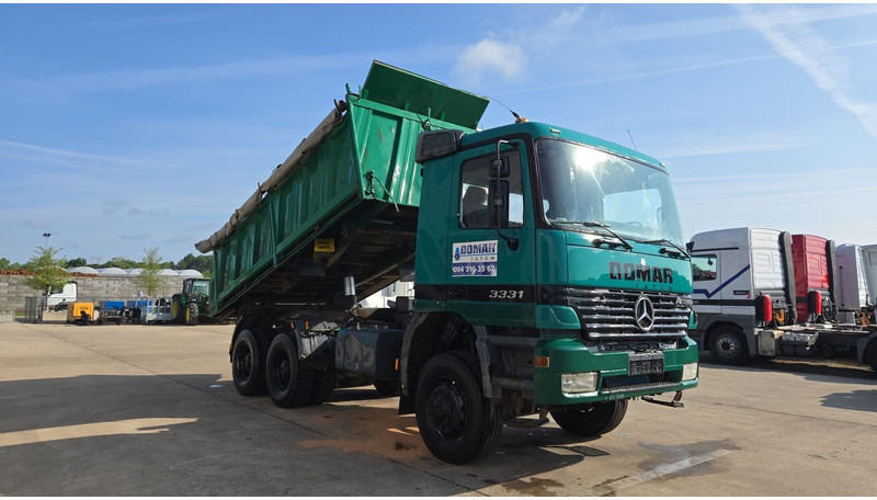 Mercedes-Benz Actros 3331 (BOITE MANUELLE / 6X6 / LAMES / GRAND PONT / V6) - Kiper: slika Mercedes-Benz Actros 3331 (BOITE MANUELLE / 6X6 / LAMES / GRAND PONT / V6) - Kiper Mercedes-Benz Actros 3331 (BOITE MANUELLE / 6X6 / LAMES / GRAND PONT / V6) - Kiper: slika Mercedes-Benz Actros 3331 (BOITE MANUELLE / 6X6 / LAMES / GRAND PONT / V6) - Kiper