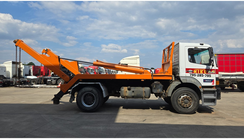 Mercedes-Benz Atego 1823 (BIG AXLE / STEEL SUSP. / LAMES / BOITE MANUELLE / MANUAL GETRIEBE) - Transporter kontejnera/ Kamion s izmjenjivim sanducima: slika Mercedes-Benz Atego 1823 (BIG AXLE / STEEL SUSP. / LAMES / BOITE MANUELLE / MANUAL GETRIEBE) - Transporter kontejnera/ Kamion s izmjenjivim sanducima Mercedes-Benz Atego 1823 (BIG AXLE / STEEL SUSP. / LAMES / BOITE MANUELLE / MANUAL GETRIEBE) - Transporter kontejnera/ Kamion s izmjenjivim sanducima: slika Mercedes-Benz Atego 1823 (BIG AXLE / STEEL SUSP. / LAMES / BOITE MANUELLE / MANUAL GETRIEBE) - Transporter kontejnera/ Kamion s izmjenjivim sanducima