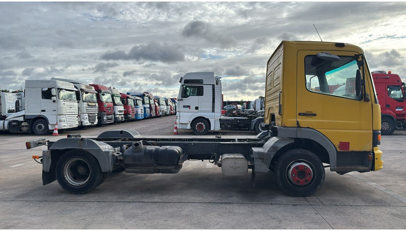 Mercedes-Benz Atego 815 (BOITE MANUELLE / MANUAL GEARBOX) - Kamion-šasija: slika Mercedes-Benz Atego 815 (BOITE MANUELLE / MANUAL GEARBOX) - Kamion-šasija Mercedes-Benz Atego 815 (BOITE MANUELLE / MANUAL GEARBOX) - Kamion-šasija: slika Mercedes-Benz Atego 815 (BOITE MANUELLE / MANUAL GEARBOX) - Kamion-šasija