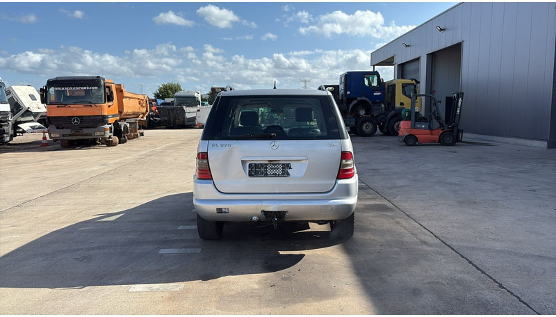 Mercedes-Benz M-Klasse ML 270 CDI - SUV: slika Mercedes-Benz M-Klasse ML 270 CDI - SUV Mercedes-Benz M-Klasse ML 270 CDI - SUV: slika Mercedes-Benz M-Klasse ML 270 CDI - SUV