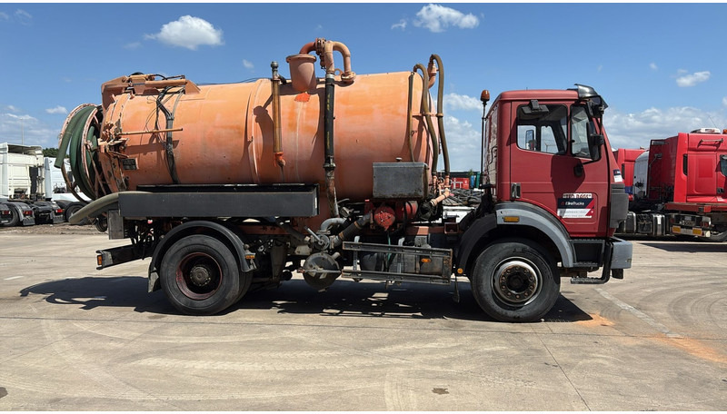 Mercedes-Benz SK 1824 (11.000 L VACUUM / HYDROCUREUR / V6 / BOITE MANUELLE) - Vakum kamion: slika Mercedes-Benz SK 1824 (11.000 L VACUUM / HYDROCUREUR / V6 / BOITE MANUELLE) - Vakum kamion Mercedes-Benz SK 1824 (11.000 L VACUUM / HYDROCUREUR / V6 / BOITE MANUELLE) - Vakum kamion: slika Mercedes-Benz SK 1824 (11.000 L VACUUM / HYDROCUREUR / V6 / BOITE MANUELLE) - Vakum kamion