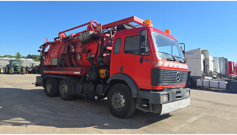 Mercedes-Benz SK 2435 (15.000 L / V8 AVEC 2X TURBO / BOITE MANUELLE / TRES BONNE ETAT / GRAND PONT) - Vakum kamion: slika Mercedes-Benz SK 2435 (15.000 L / V8 AVEC 2X TURBO / BOITE MANUELLE / TRES BONNE ETAT / GRAND PONT) - Vakum kamion Mercedes-Benz SK 2435 (15.000 L / V8 AVEC 2X TURBO / BOITE MANUELLE / TRES BONNE ETAT / GRAND PONT) - Vakum kamion: slika Mercedes-Benz SK 2435 (15.000 L / V8 AVEC 2X TURBO / BOITE MANUELLE / TRES BONNE ETAT / GRAND PONT) - Vakum kamion