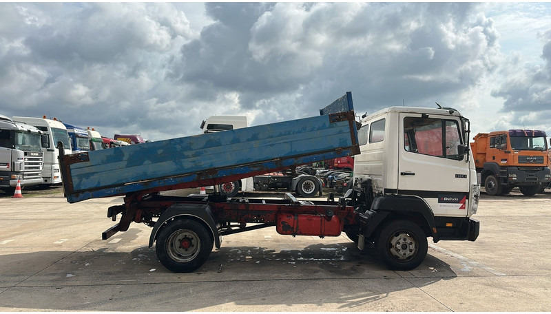Mercedes-Benz SK 809 (POMPE MANUELLE / MANUAL PUMP / HELPER / AUXILAIRY / SPER / STEEL SUSP.) - Kiper: slika Mercedes-Benz SK 809 (POMPE MANUELLE / MANUAL PUMP / HELPER / AUXILAIRY / SPER / STEEL SUSP.) - Kiper Mercedes-Benz SK 809 (POMPE MANUELLE / MANUAL PUMP / HELPER / AUXILAIRY / SPER / STEEL SUSP.) - Kiper: slika Mercedes-Benz SK 809 (POMPE MANUELLE / MANUAL PUMP / HELPER / AUXILAIRY / SPER / STEEL SUSP.) - Kiper