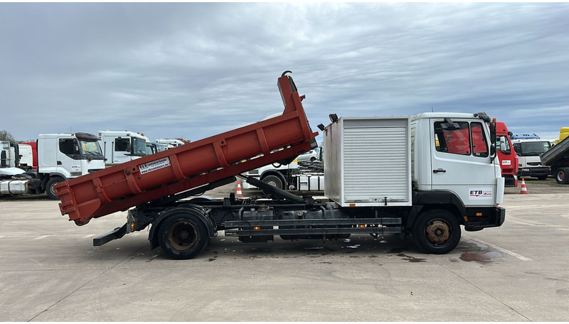 Mercedes-Benz SK 814 (BELGIAN TRUCK / HOOK / PERFECT CONDITION !!! / WITH CONTAINER / 363000 KM !!!! ) - Kamion s kukastom dizalicom: slika Mercedes-Benz SK 814 (BELGIAN TRUCK / HOOK / PERFECT CONDITION !!! / WITH CONTAINER / 363000 KM !!!! ) - Kamion s kukastom dizalicom Mercedes-Benz SK 814 (BELGIAN TRUCK / HOOK / PERFECT CONDITION !!! / WITH CONTAINER / 363000 KM !!!! ) - Kamion s kukastom dizalicom: slika Mercedes-Benz SK 814 (BELGIAN TRUCK / HOOK / PERFECT CONDITION !!! / WITH CONTAINER / 363000 KM !!!! ) - Kamion s kukastom dizalicom