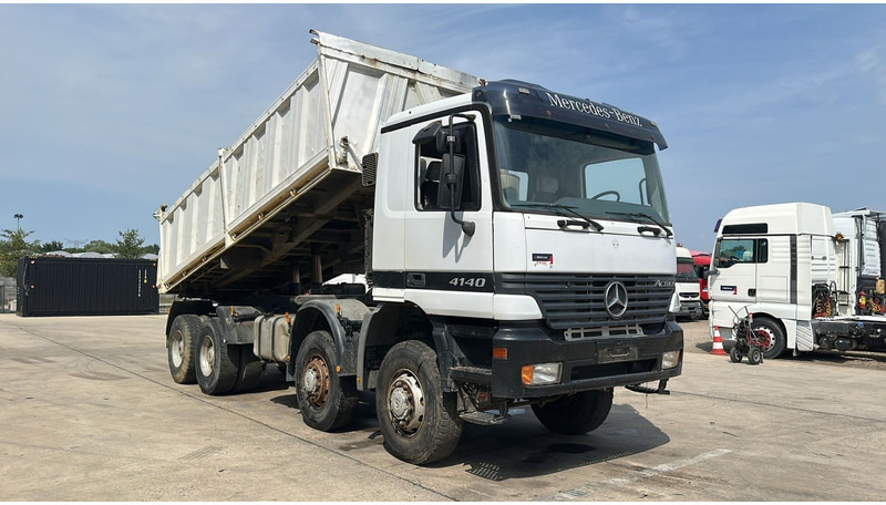 Mercedes-Benz actros 4140 (8X8 / BOITE MANUELLE / MANUAL GEARBOX / LAMES / GRAND PONT / BIG AXLE) - Kiper: slika Mercedes-Benz actros 4140 (8X8 / BOITE MANUELLE / MANUAL GEARBOX / LAMES / GRAND PONT / BIG AXLE) - Kiper Mercedes-Benz actros 4140 (8X8 / BOITE MANUELLE / MANUAL GEARBOX / LAMES / GRAND PONT / BIG AXLE) - Kiper: slika Mercedes-Benz actros 4140 (8X8 / BOITE MANUELLE / MANUAL GEARBOX / LAMES / GRAND PONT / BIG AXLE) - Kiper