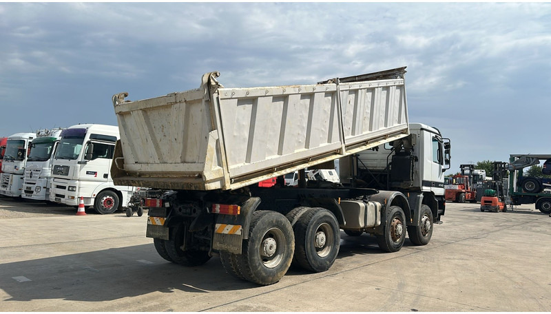 Mercedes-Benz actros 4140 (8X8 / BOITE MANUELLE / MANUAL GEARBOX / LAMES / GRAND PONT / BIG AXLE) - Kiper: slika Mercedes-Benz actros 4140 (8X8 / BOITE MANUELLE / MANUAL GEARBOX / LAMES / GRAND PONT / BIG AXLE) - Kiper Mercedes-Benz actros 4140 (8X8 / BOITE MANUELLE / MANUAL GEARBOX / LAMES / GRAND PONT / BIG AXLE) - Kiper: slika Mercedes-Benz actros 4140 (8X8 / BOITE MANUELLE / MANUAL GEARBOX / LAMES / GRAND PONT / BIG AXLE) - Kiper