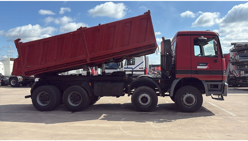 Mercedes-Benz actros 4140 (EPS / 8X6 / LAMES / GRAND PONT / GRAND BENNE / 3 PONTS / TRES BONNE ETAT) - Kiper: slika Mercedes-Benz actros 4140 (EPS / 8X6 / LAMES / GRAND PONT / GRAND BENNE / 3 PONTS / TRES BONNE ETAT) - Kiper Mercedes-Benz actros 4140 (EPS / 8X6 / LAMES / GRAND PONT / GRAND BENNE / 3 PONTS / TRES BONNE ETAT) - Kiper: slika Mercedes-Benz actros 4140 (EPS / 8X6 / LAMES / GRAND PONT / GRAND BENNE / 3 PONTS / TRES BONNE ETAT) - Kiper