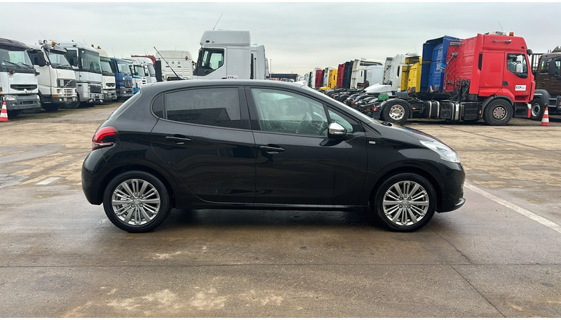 Peugeot 208 (BELGIAN CAR / AIRCO / 5 DOORS / PETROL) - Automobil: slika Peugeot 208 (BELGIAN CAR / AIRCO / 5 DOORS / PETROL) - Automobil Peugeot 208 (BELGIAN CAR / AIRCO / 5 DOORS / PETROL) - Automobil: slika Peugeot 208 (BELGIAN CAR / AIRCO / 5 DOORS / PETROL) - Automobil