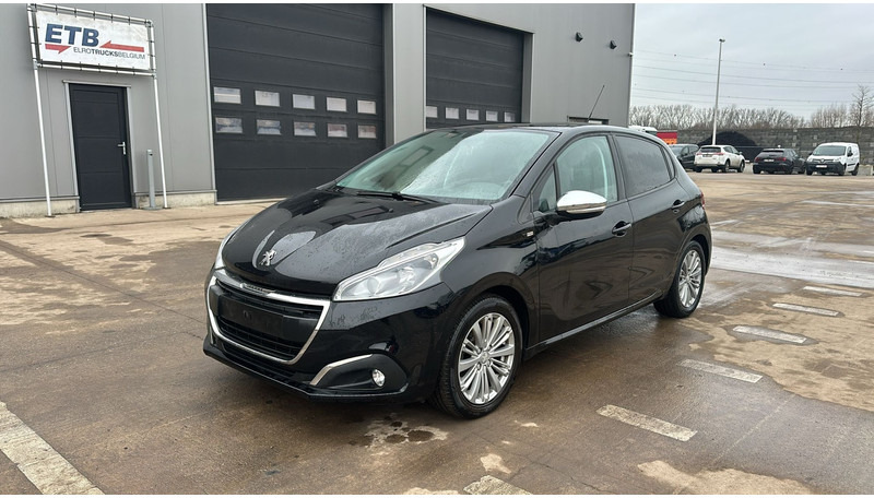 Peugeot 208 (BELGIAN CAR / AIRCO / 5 DOORS / PETROL) - Automobil: slika Peugeot 208 (BELGIAN CAR / AIRCO / 5 DOORS / PETROL) - Automobil Peugeot 208 (BELGIAN CAR / AIRCO / 5 DOORS / PETROL) - Automobil: slika Peugeot 208 (BELGIAN CAR / AIRCO / 5 DOORS / PETROL) - Automobil