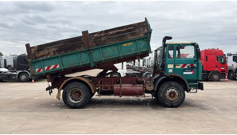 Renault G 300 Manager (LAMES / STEEL SUSP. / GRAND PONT / POMPE MANUELLE) - Kiper: slika Renault G 300 Manager (LAMES / STEEL SUSP. / GRAND PONT / POMPE MANUELLE) - Kiper Renault G 300 Manager (LAMES / STEEL SUSP. / GRAND PONT / POMPE MANUELLE) - Kiper: slika Renault G 300 Manager (LAMES / STEEL SUSP. / GRAND PONT / POMPE MANUELLE) - Kiper
