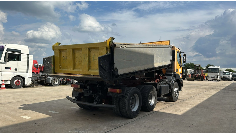 Renault Kerax 385 (POMPE MANUELLE / MANUAL PUMP / 6X4 / LAMES / GRAND PONT) - Kiper: slika Renault Kerax 385 (POMPE MANUELLE / MANUAL PUMP / 6X4 / LAMES / GRAND PONT) - Kiper Renault Kerax 385 (POMPE MANUELLE / MANUAL PUMP / 6X4 / LAMES / GRAND PONT) - Kiper: slika Renault Kerax 385 (POMPE MANUELLE / MANUAL PUMP / 6X4 / LAMES / GRAND PONT) - Kiper