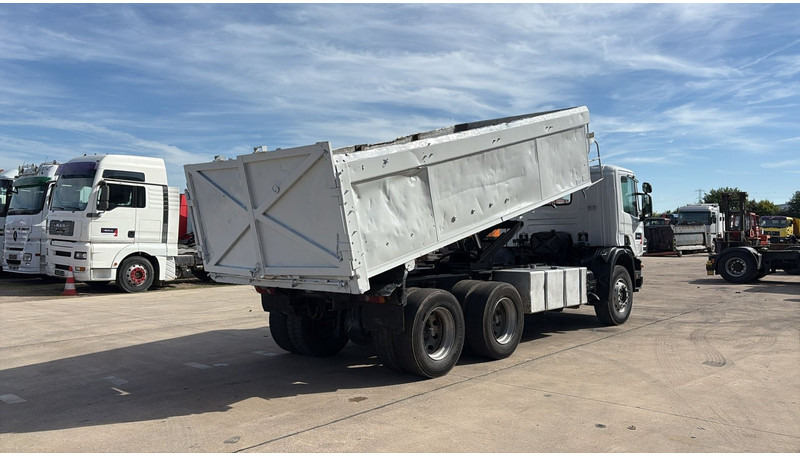 Scania 94 - 260 (BOITE MANUELLE / LAMES / STEEL SUSP. / 6X4 / MANUAL GEARBOX) - Kiper: slika Scania 94 - 260 (BOITE MANUELLE / LAMES / STEEL SUSP. / 6X4 / MANUAL GEARBOX) - Kiper Scania 94 - 260 (BOITE MANUELLE / LAMES / STEEL SUSP. / 6X4 / MANUAL GEARBOX) - Kiper: slika Scania 94 - 260 (BOITE MANUELLE / LAMES / STEEL SUSP. / 6X4 / MANUAL GEARBOX) - Kiper