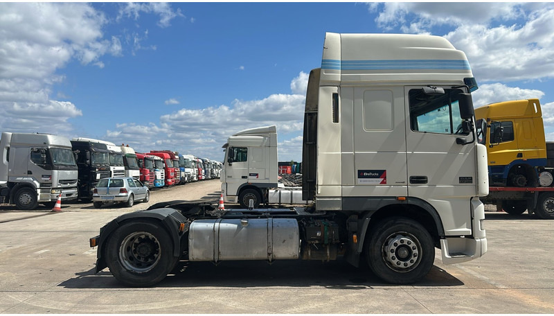 DAF 95 XF 380 (BOITE MANUELLE / EURO 3 / MANUAL GEARBOX / TRES BONNE ETAT) - Tegljač: slika DAF 95 XF 380 (BOITE MANUELLE / EURO 3 / MANUAL GEARBOX / TRES BONNE ETAT) - Tegljač DAF 95 XF 380 (BOITE MANUELLE / EURO 3 / MANUAL GEARBOX / TRES BONNE ETAT) - Tegljač: slika DAF 95 XF 380 (BOITE MANUELLE / EURO 3 / MANUAL GEARBOX / TRES BONNE ETAT) - Tegljač