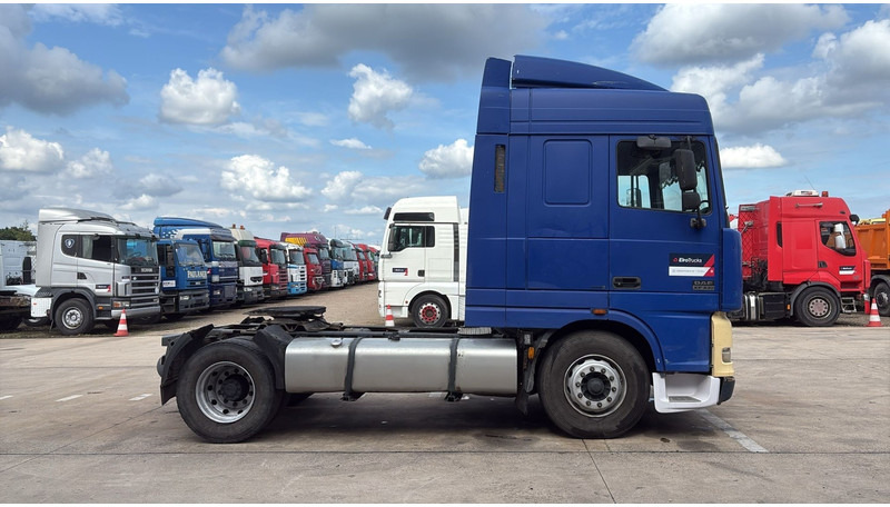 DAF 95 XF 430 (EURO 3 / BOITE MANUELLE / MANUAL GEARBOX) - Tegljač: slika DAF 95 XF 430 (EURO 3 / BOITE MANUELLE / MANUAL GEARBOX) - Tegljač DAF 95 XF 430 (EURO 3 / BOITE MANUELLE / MANUAL GEARBOX) - Tegljač: slika DAF 95 XF 430 (EURO 3 / BOITE MANUELLE / MANUAL GEARBOX) - Tegljač