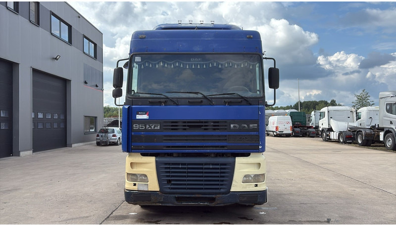 DAF 95 XF 430 (EURO 3 / BOITE MANUELLE / MANUAL GEARBOX) - Tegljač: slika DAF 95 XF 430 (EURO 3 / BOITE MANUELLE / MANUAL GEARBOX) - Tegljač DAF 95 XF 430 (EURO 3 / BOITE MANUELLE / MANUAL GEARBOX) - Tegljač: slika DAF 95 XF 430 (EURO 3 / BOITE MANUELLE / MANUAL GEARBOX) - Tegljač