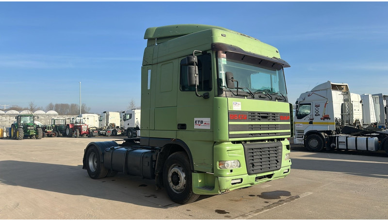 DAF XF 95.430 (EURO 2 / MANUAL PUMP / POMPE MANUELLE / BOITE MANUELLE) - Tegljač: slika DAF XF 95.430 (EURO 2 / MANUAL PUMP / POMPE MANUELLE / BOITE MANUELLE) - Tegljač DAF XF 95.430 (EURO 2 / MANUAL PUMP / POMPE MANUELLE / BOITE MANUELLE) - Tegljač: slika DAF XF 95.430 (EURO 2 / MANUAL PUMP / POMPE MANUELLE / BOITE MANUELLE) - Tegljač