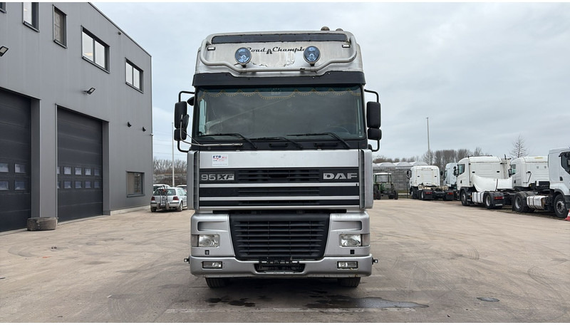 DAF XF 95.480 (EURO 3 / MANUAL GEARBOX / BOITE MANUELLE) - Tegljač: slika DAF XF 95.480 (EURO 3 / MANUAL GEARBOX / BOITE MANUELLE) - Tegljač DAF XF 95.480 (EURO 3 / MANUAL GEARBOX / BOITE MANUELLE) - Tegljač: slika DAF XF 95.480 (EURO 3 / MANUAL GEARBOX / BOITE MANUELLE) - Tegljač