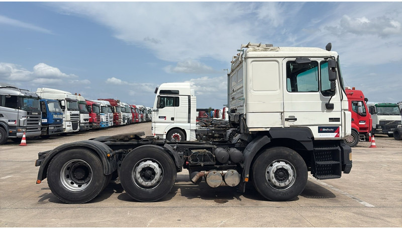 MAN 25.403 (6X2 / 6 CYLINDER / EURO 2 / MANUAL GEARBOX / 8 TYRES) - Tegljač: slika MAN 25.403 (6X2 / 6 CYLINDER / EURO 2 / MANUAL GEARBOX / 8 TYRES) - Tegljač MAN 25.403 (6X2 / 6 CYLINDER / EURO 2 / MANUAL GEARBOX / 8 TYRES) - Tegljač: slika MAN 25.403 (6X2 / 6 CYLINDER / EURO 2 / MANUAL GEARBOX / 8 TYRES) - Tegljač