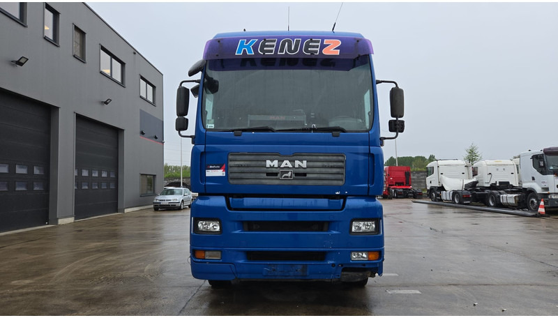 MAN TGA 18.410 (864.000 KM / MANUAL PUMP / MANUAL GEARBOX / RETARDER / POMPE MANUELLE) - Tegljač: slika MAN TGA 18.410 (864.000 KM / MANUAL PUMP / MANUAL GEARBOX / RETARDER / POMPE MANUELLE) - Tegljač MAN TGA 18.410 (864.000 KM / MANUAL PUMP / MANUAL GEARBOX / RETARDER / POMPE MANUELLE) - Tegljač: slika MAN TGA 18.410 (864.000 KM / MANUAL PUMP / MANUAL GEARBOX / RETARDER / POMPE MANUELLE) - Tegljač