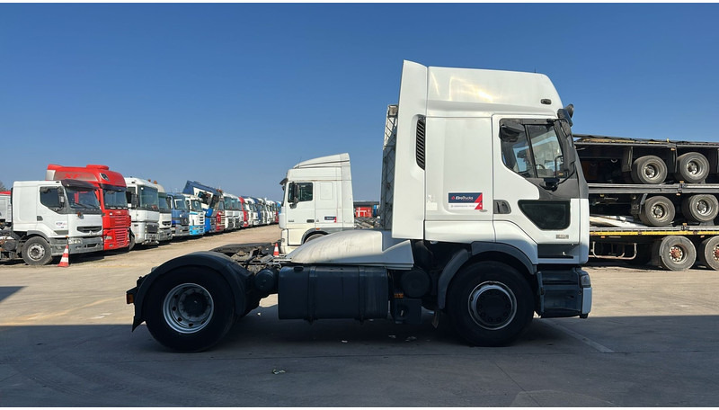 Renault Premium 420 (POMPE HYDRAULIQUE / PTO / BOITE MANUELLE / MANUAL GEARBOX) - Tegljač: slika Renault Premium 420 (POMPE HYDRAULIQUE / PTO / BOITE MANUELLE / MANUAL GEARBOX) - Tegljač Renault Premium 420 (POMPE HYDRAULIQUE / PTO / BOITE MANUELLE / MANUAL GEARBOX) - Tegljač: slika Renault Premium 420 (POMPE HYDRAULIQUE / PTO / BOITE MANUELLE / MANUAL GEARBOX) - Tegljač