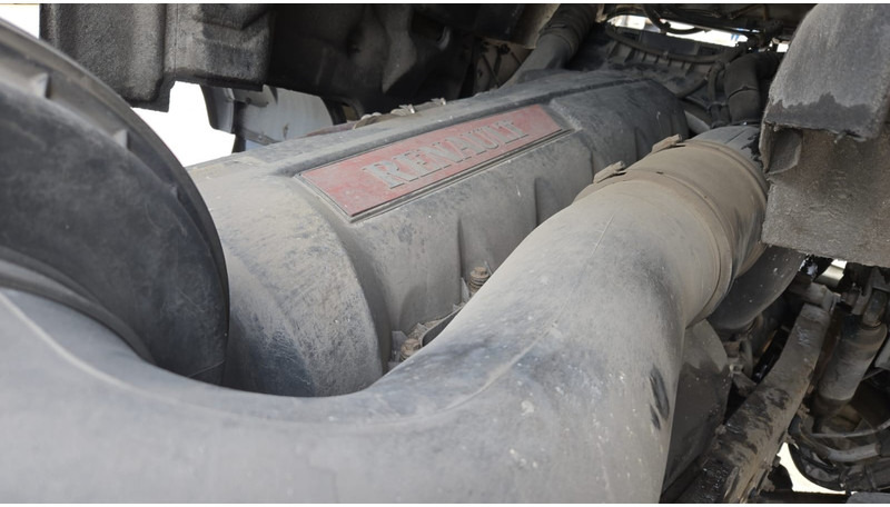 Tegljač Renault Premium 460 DXI (2 TANKS / AIRCO / CLEAN / PROPRE): slika Tegljač Renault Premium 460 DXI (2 TANKS / AIRCO / CLEAN / PROPRE)