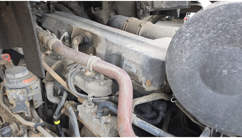 Tegljač Renault Premium 460 DXI (2 TANKS / AIRCO / CLEAN / PROPRE): slika Tegljač Renault Premium 460 DXI (2 TANKS / AIRCO / CLEAN / PROPRE)